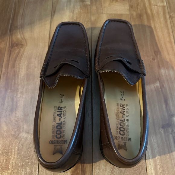 Mephisto VINTAGE Brown Leather Flats with Moccasin Stitching - Picture 1 of 3